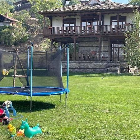 Leshten Guest Homes Екстер'єр фото