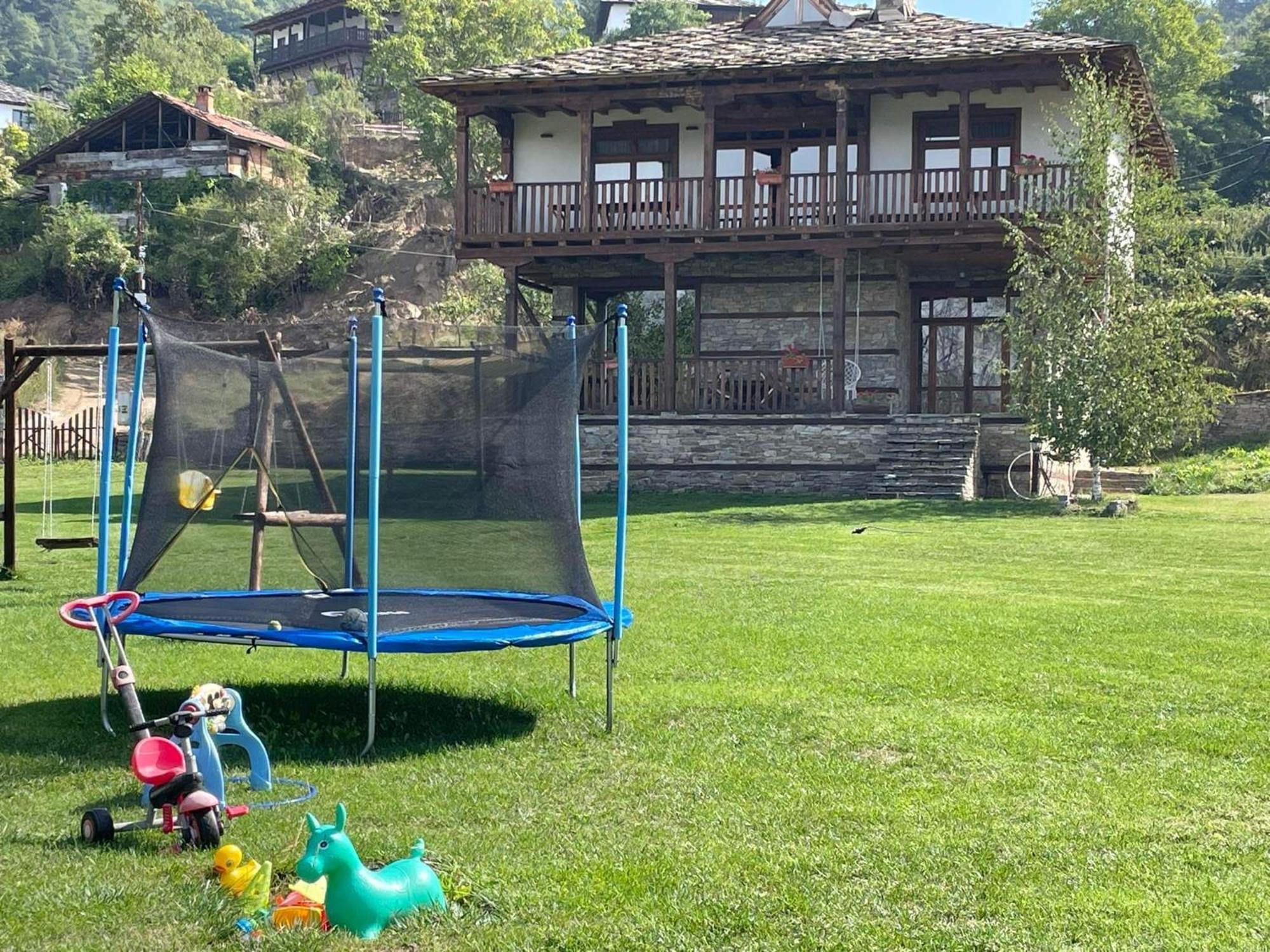 Leshten Guest Homes Екстер'єр фото