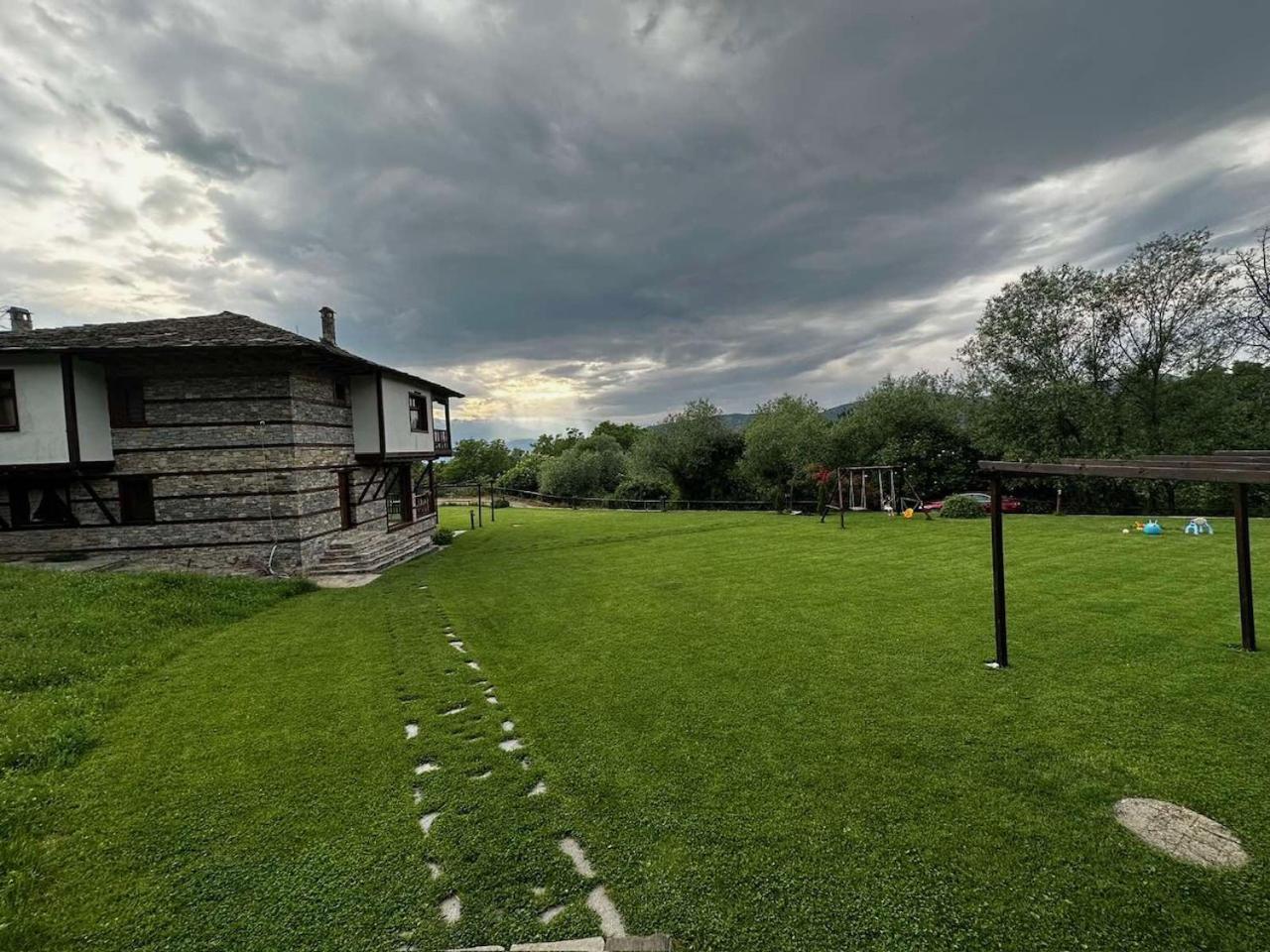 Leshten Guest Homes Екстер'єр фото